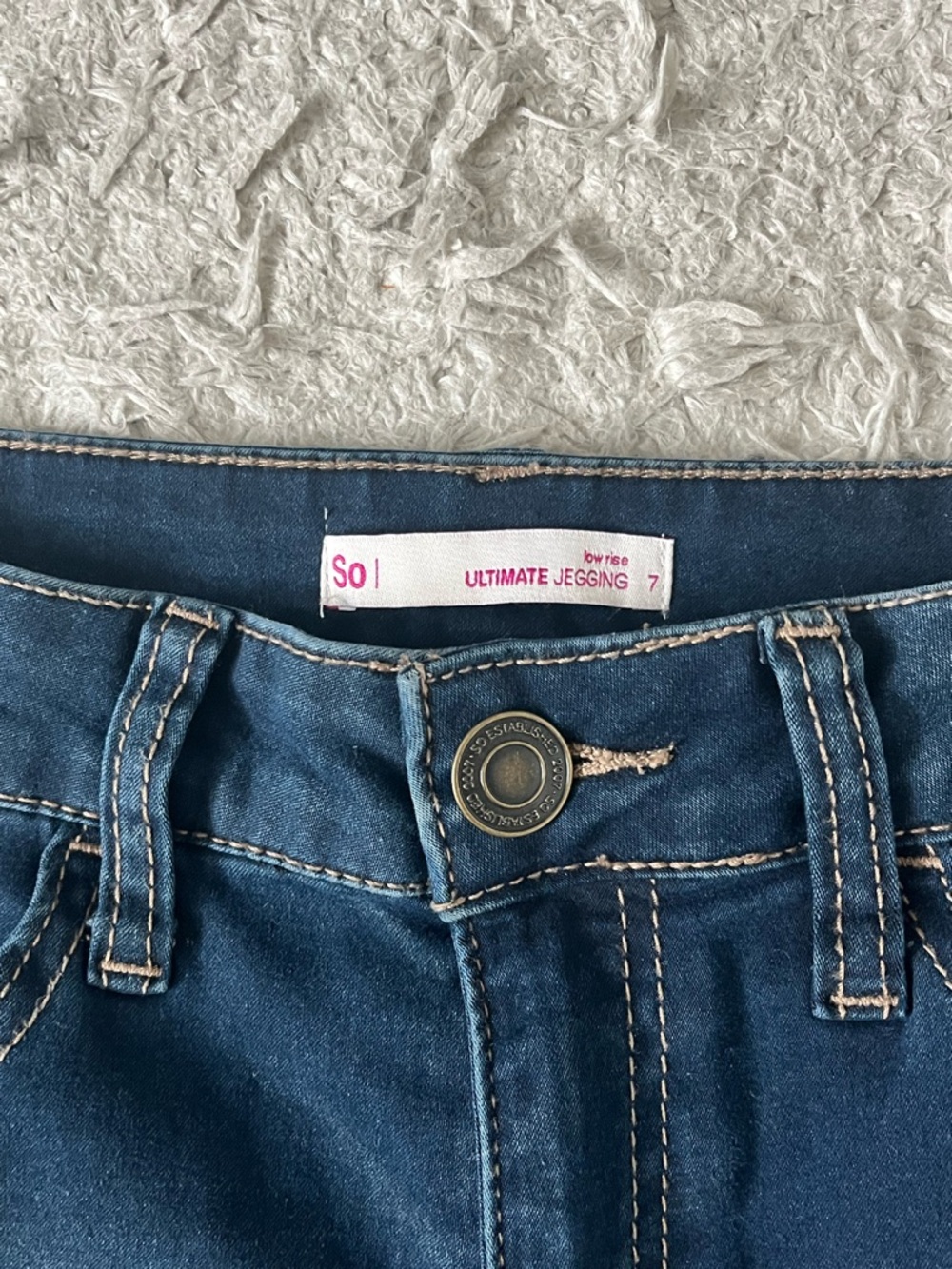 SO Ultimate Jeggings in dark blue with contrast stitching